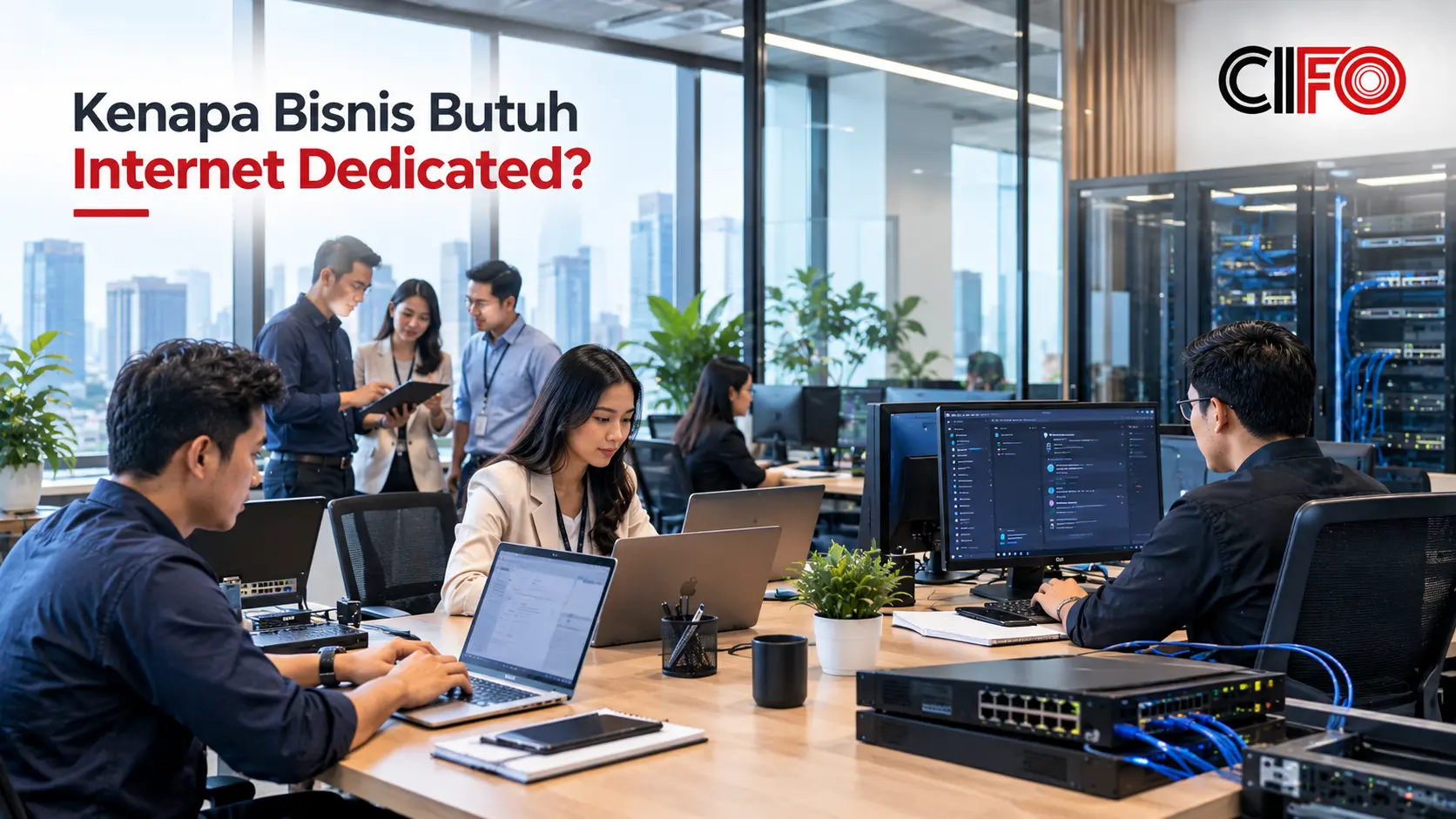 Tim profesional Indonesia bekerja di kantor dengan dukungan koneksi internet dedicated untuk bisnis.